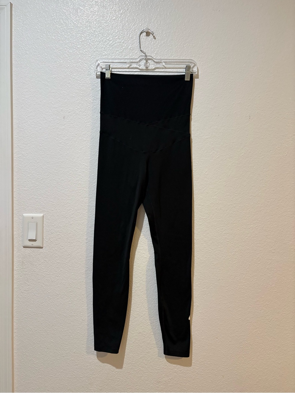 Nike maternity Small Black High-Waist Leggings
